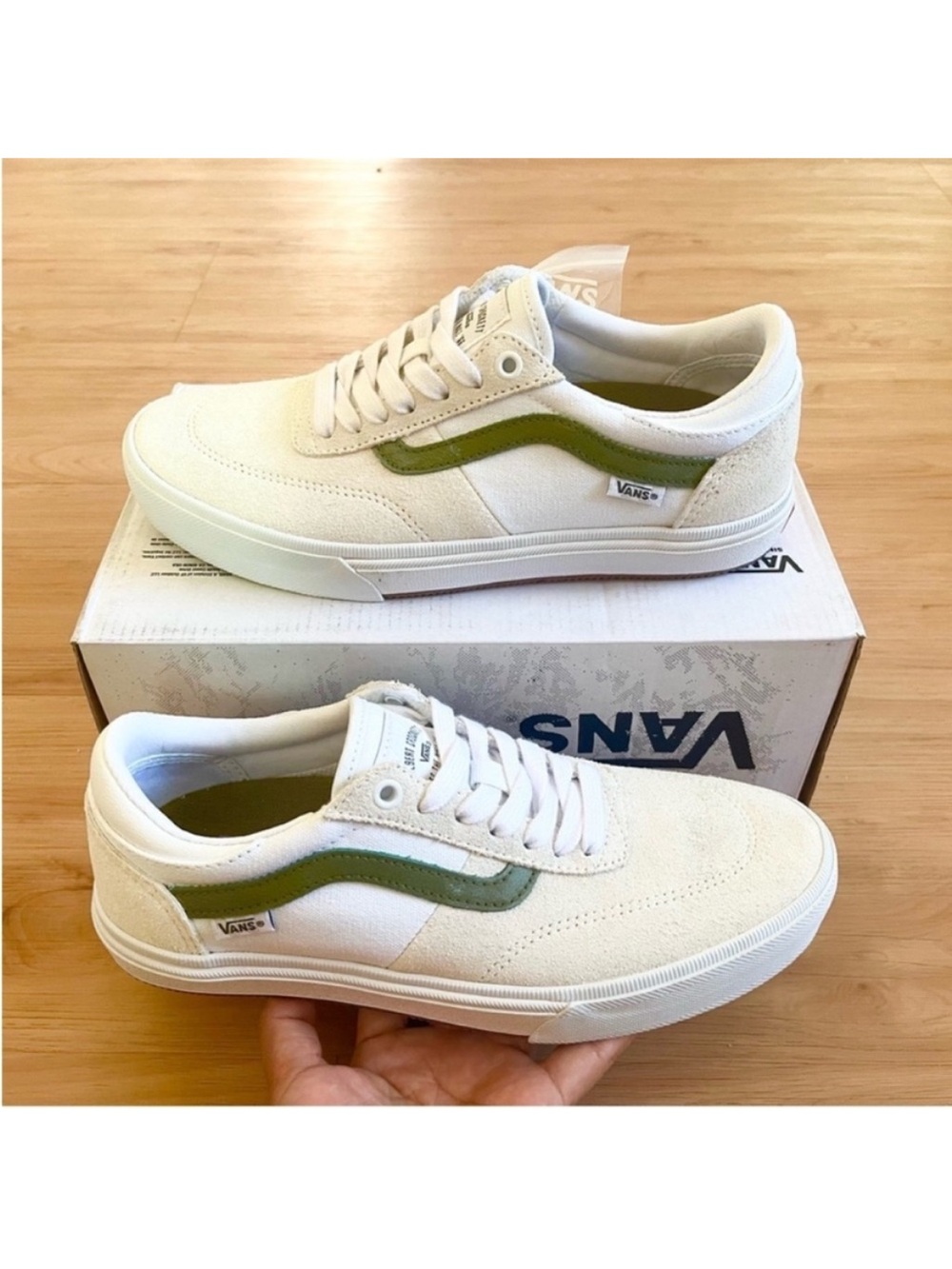 Vans Gilbert Crockett Shoe
True White / Green Women 9.0 US
Mens 7.5 US - Picture 7 of 13